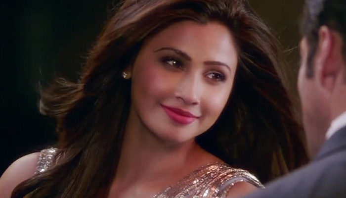 iamnotashowpieceinhatestory3:daisyshah